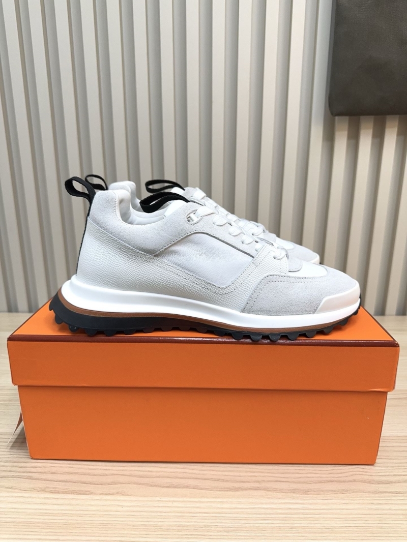 H**me5 sneaker